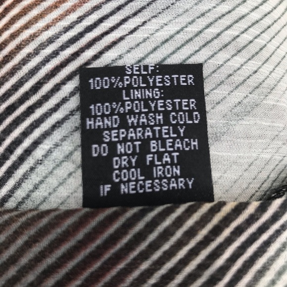 Lapis Ruffle V-Neck Ruffle Sleeveless Top Large - Picture 7 of 8